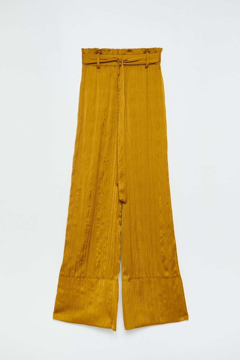 11 παντελόνια μέχρι €30 για να βγάλετε καλοκαίρια και χειμώνες (το λες και επένδυση!) - εικόνα 11