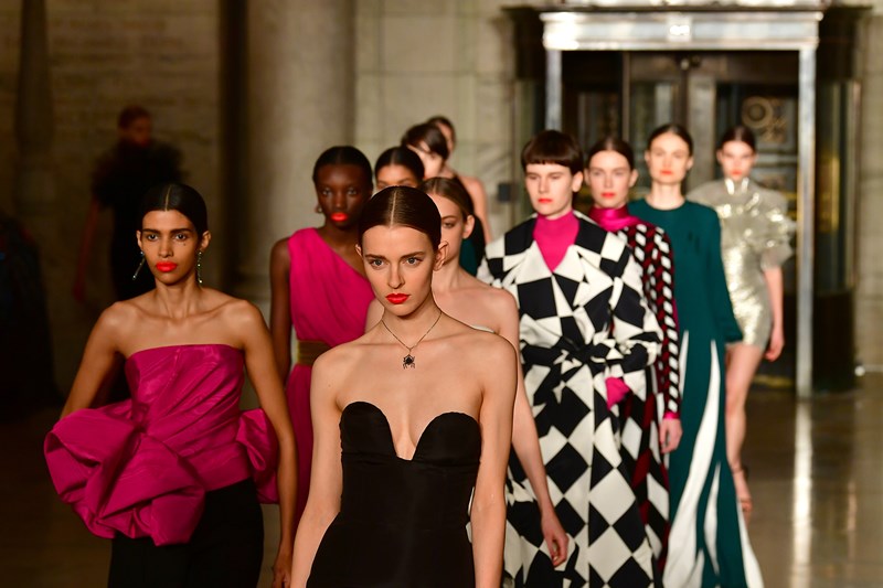 Αγαπητό Μου Ημερολόγιο: Όλα όσα κάνω στα μαλλιά μου αμέσως μετά την πολυπόθητη «απελευθέρωση» (αλλά και πριν από εκείνη!) - εικόνα 6