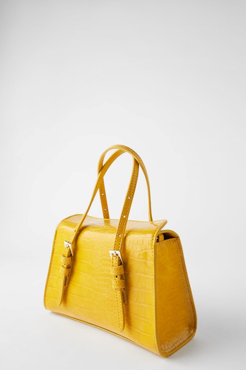 10+1 καλοκαιρινά items που βρήκαμε τώρα στα Zara σε super τιμή (θα τρίβεις τα μάτια σου) - εικόνα 8