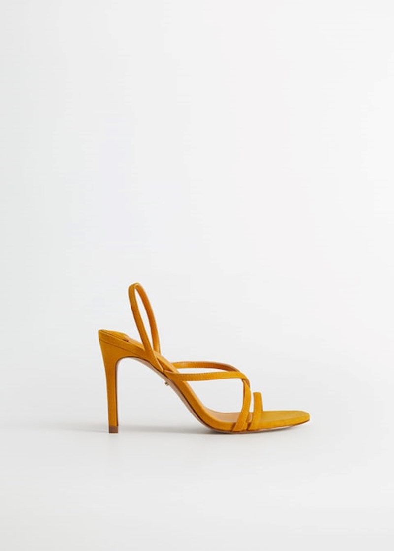 Τα χρωματιστά παπούτσια είναι το απόλυτο must του καλοκαιριού και εμείς σου βρήκαμε 17 οικονομικά σχέδια που θα σε ξετρελάνουν - εικόνα 12