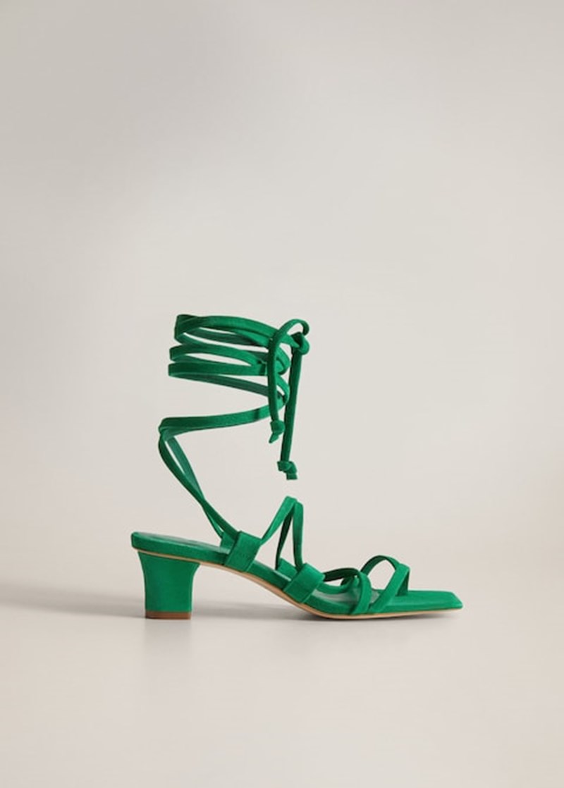 Τα χρωματιστά παπούτσια είναι το απόλυτο must του καλοκαιριού και εμείς σου βρήκαμε 17 οικονομικά σχέδια που θα σε ξετρελάνουν - εικόνα 5