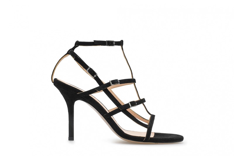 Στάθης Σαμαντάς: Ο μεγάλος νικητής των ELLE Fashion Young Talents Awards μας παρουσιάζει τη νέα του συλλογή με παπούτσια - εικόνα 9