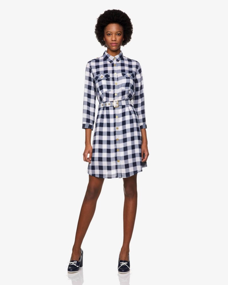 To shirt dress είναι το κομμάτι-κλειδί που θα φοράς συνέχεια και τώρα και όλους τους επόμενους μήνες - εικόνα 5