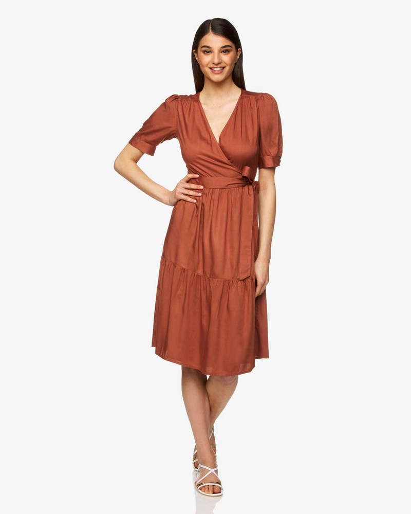 Wrap φόρεμα: Παραμένει πάντα ακαταμάχητο - εικόνα 3