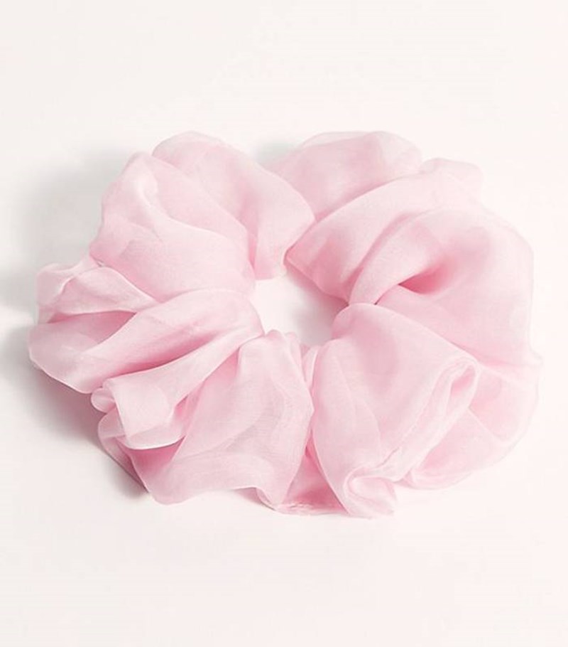 Αυτό το bold accessory trend έχει πολλά χρόνια ακόμα μπροστά του (ακόμα κι αν η Carrie Bradshaw πιστεύει το αντίθετο) - εικόνα 6