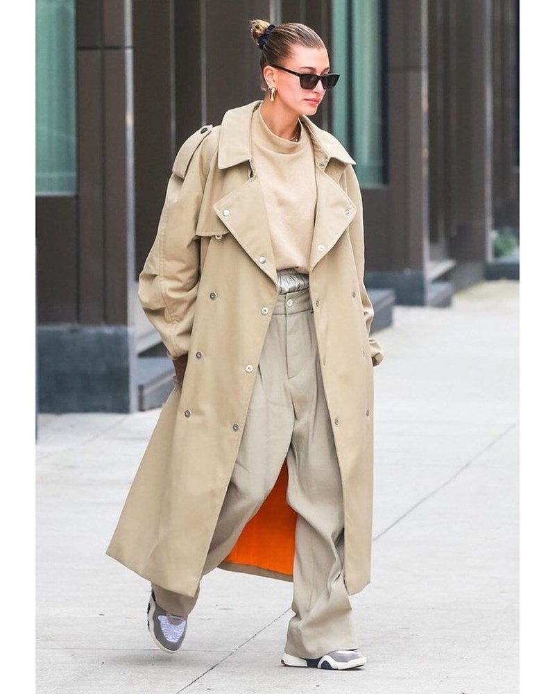 Το στυλ της Hailey Bieber είναι σκέτη έμπνευση και με αυτά τα 10 κομμάτια θα το αντιγράψεις τέλεια - εικόνα 1