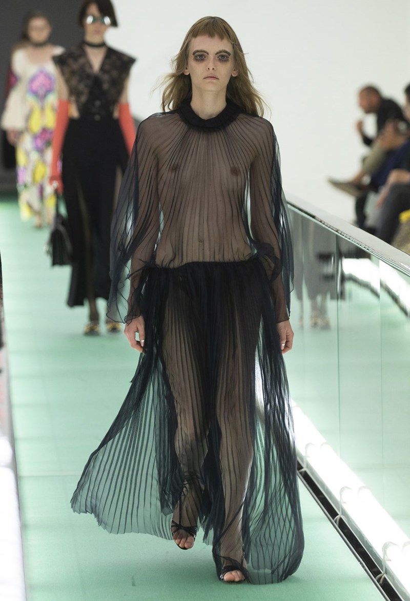 Αν έχεις στο μυαλό σου κάτι πιο sexy από αυτό το trend για το καλοκαίρι, εμείς θα σκίσουμε τα «πτυχία» μας! - εικόνα 6