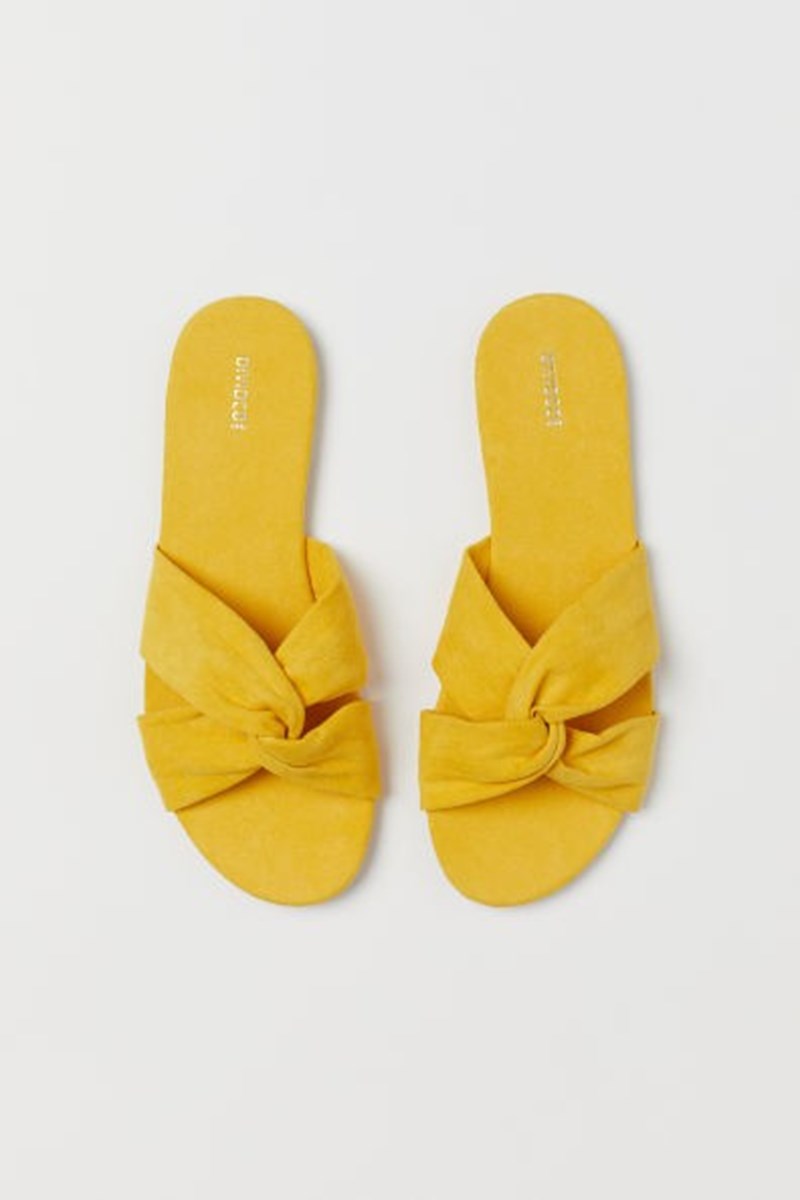 Τα χρωματιστά παπούτσια είναι το απόλυτο must του καλοκαιριού και εμείς σου βρήκαμε 17 οικονομικά σχέδια που θα σε ξετρελάνουν - εικόνα 6