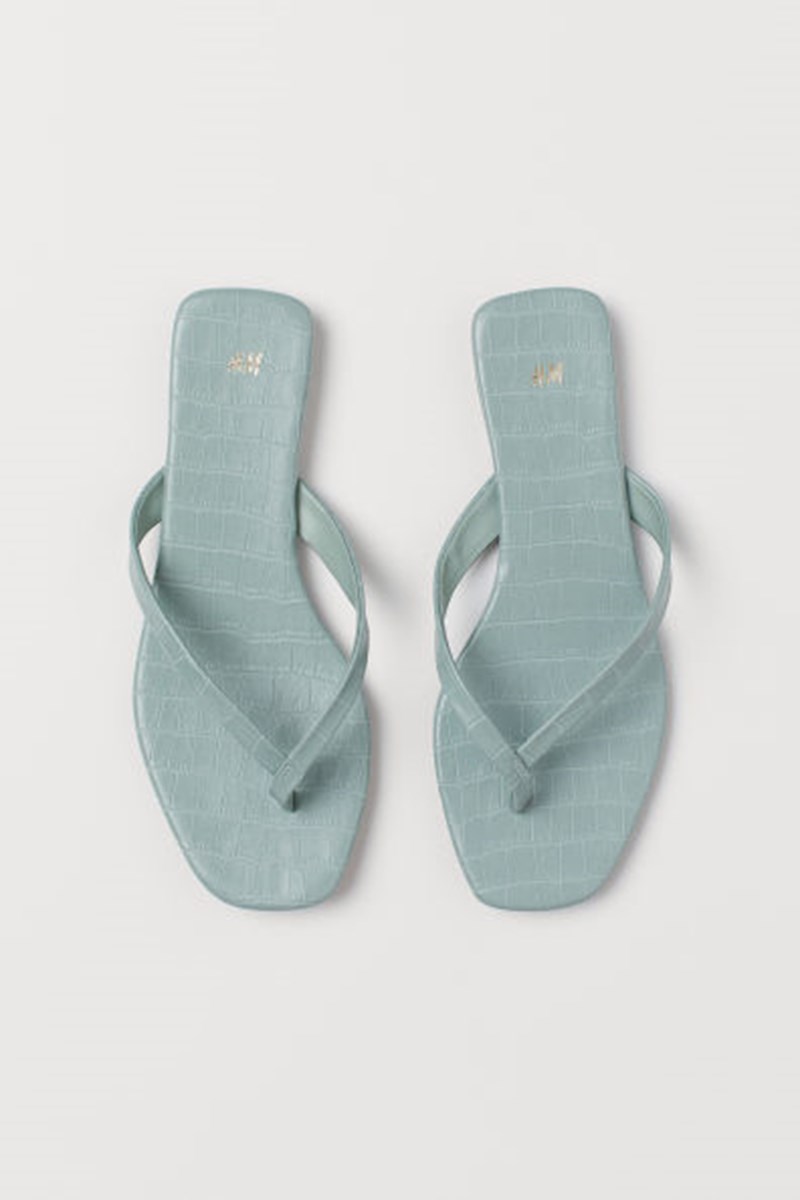 Τα χρωματιστά παπούτσια είναι το απόλυτο must του καλοκαιριού και εμείς σου βρήκαμε 17 οικονομικά σχέδια που θα σε ξετρελάνουν - εικόνα 13