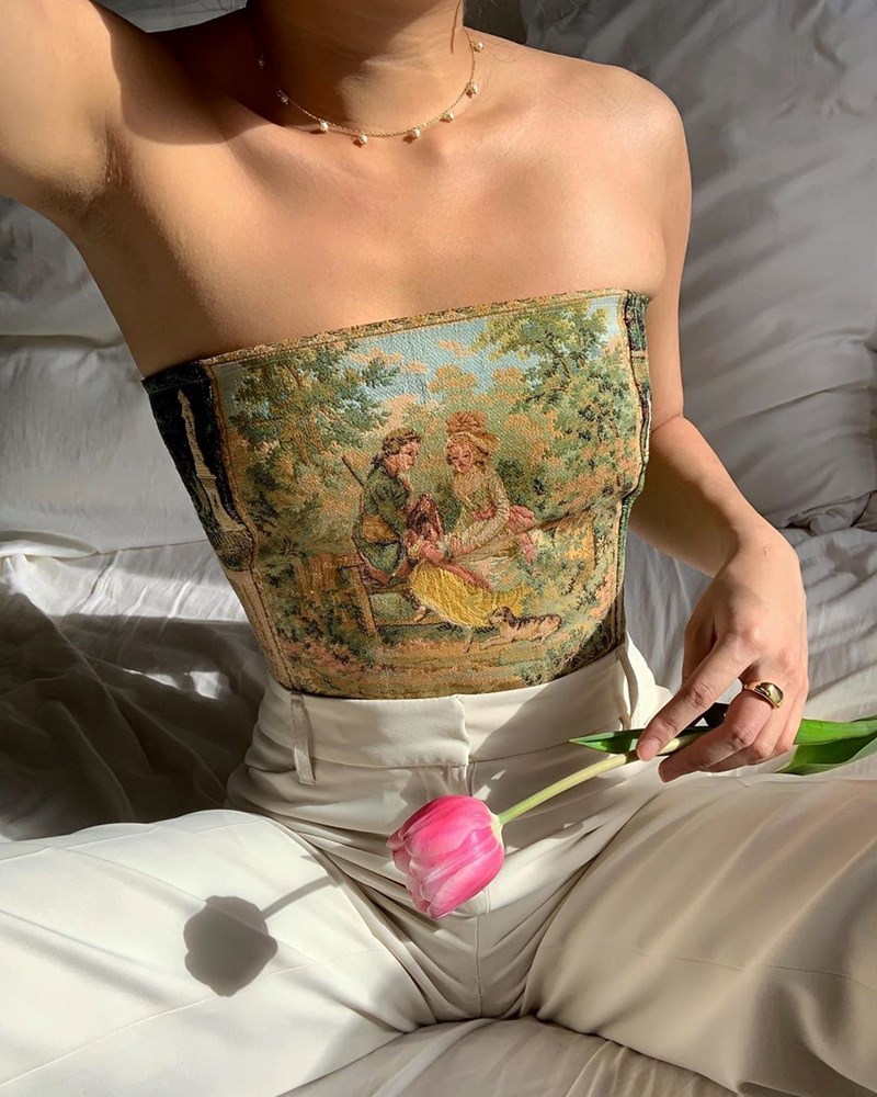 Όλες οι influencer φορούν κορσέδες. 20 look που θα σε πείσουν να ενδώσεις στο trend με τη vintage διάθεση - εικόνα 2