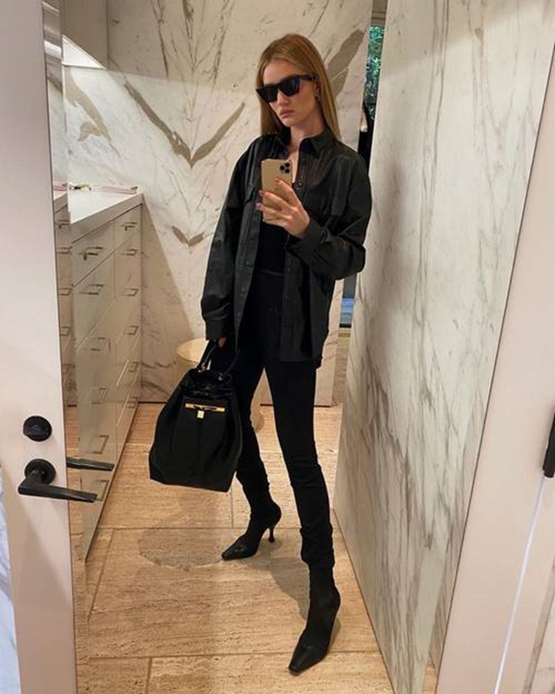 Βρήκαμε την πόζα που παίρνουν όλες στο Instagram για τέλειες φωτογραφίες - εικόνα 1