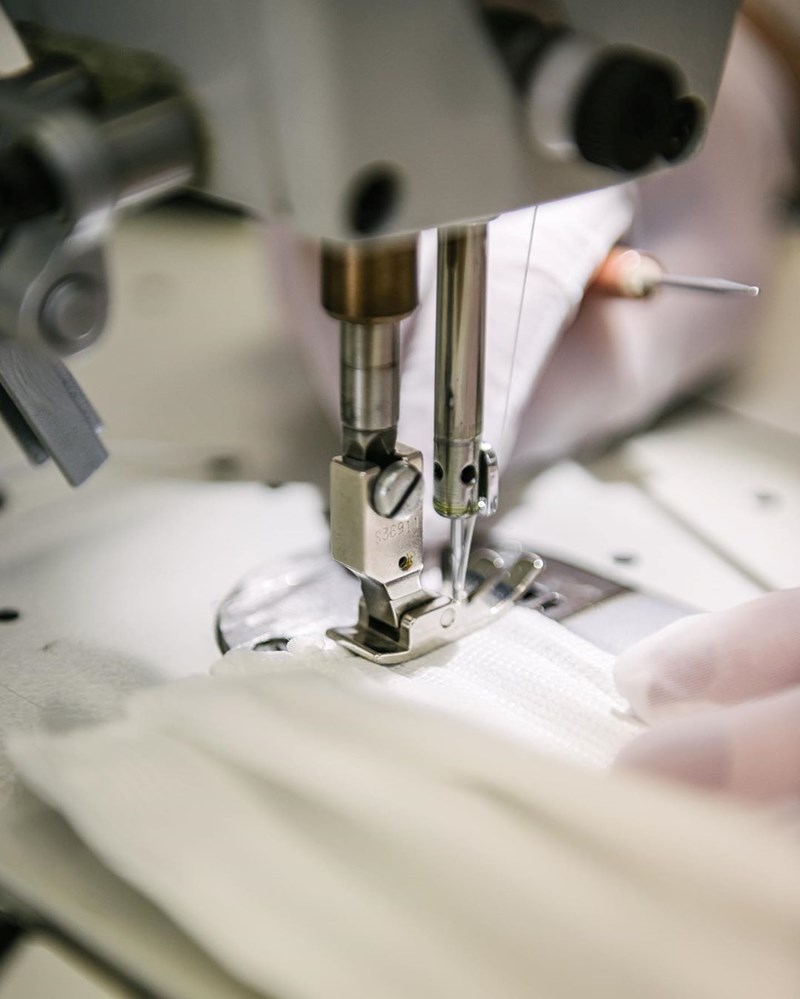 O οίκος Louis Vuitton ανοίγει ξανά τα εργοστάσιά του στη Γαλλία και παράγει μάσκες - εικόνα 2