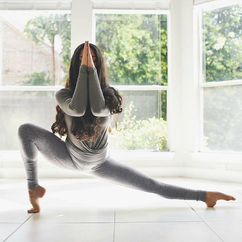 Αφού θα αργήσουμε να ξαναφορέσουμε παντελόνι βρήκαμε τα πιο stylish κολάν! - εικόνα 1