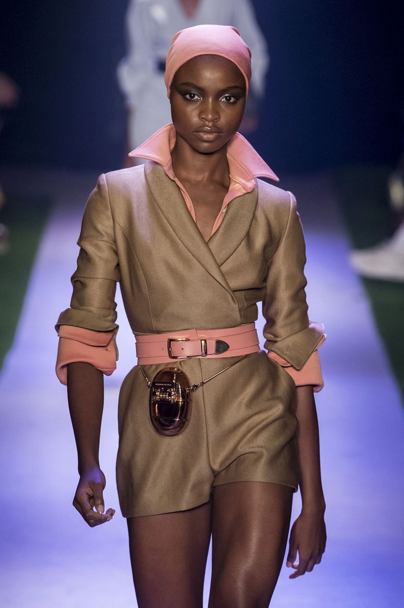 Το απόλυτο micro trend του καλοκαιριού το έχεις ήδη (το φοράς όταν κάνεις τις δουλειές του σπιτιού) - εικόνα 5