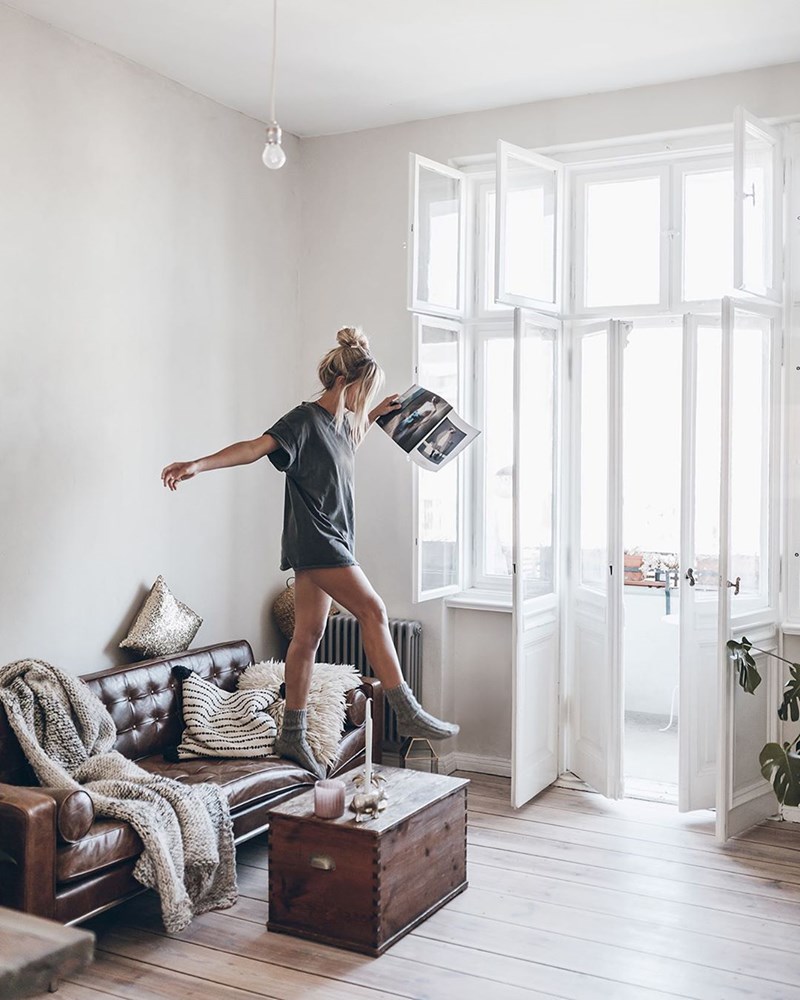 Αυτές οι Instagrammers είναι η καλύτερη (και πιο stylish) παρέα μας στη καραντίνα - εικόνα 10