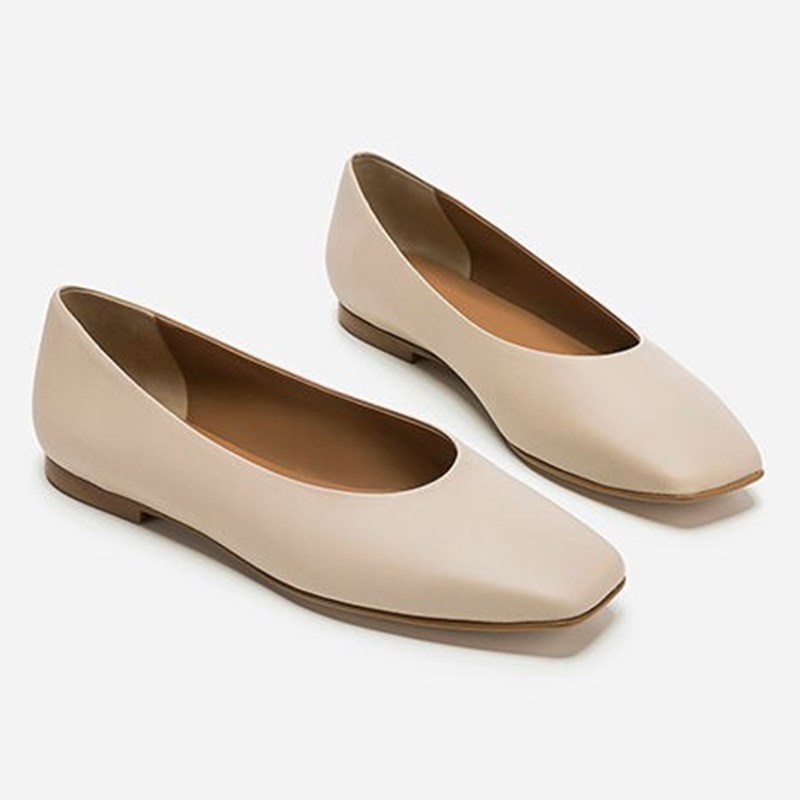 Ballerina Vibes: Τα πιο κομψά flat παπούτσια για στυλ και άνεση - εικόνα 12