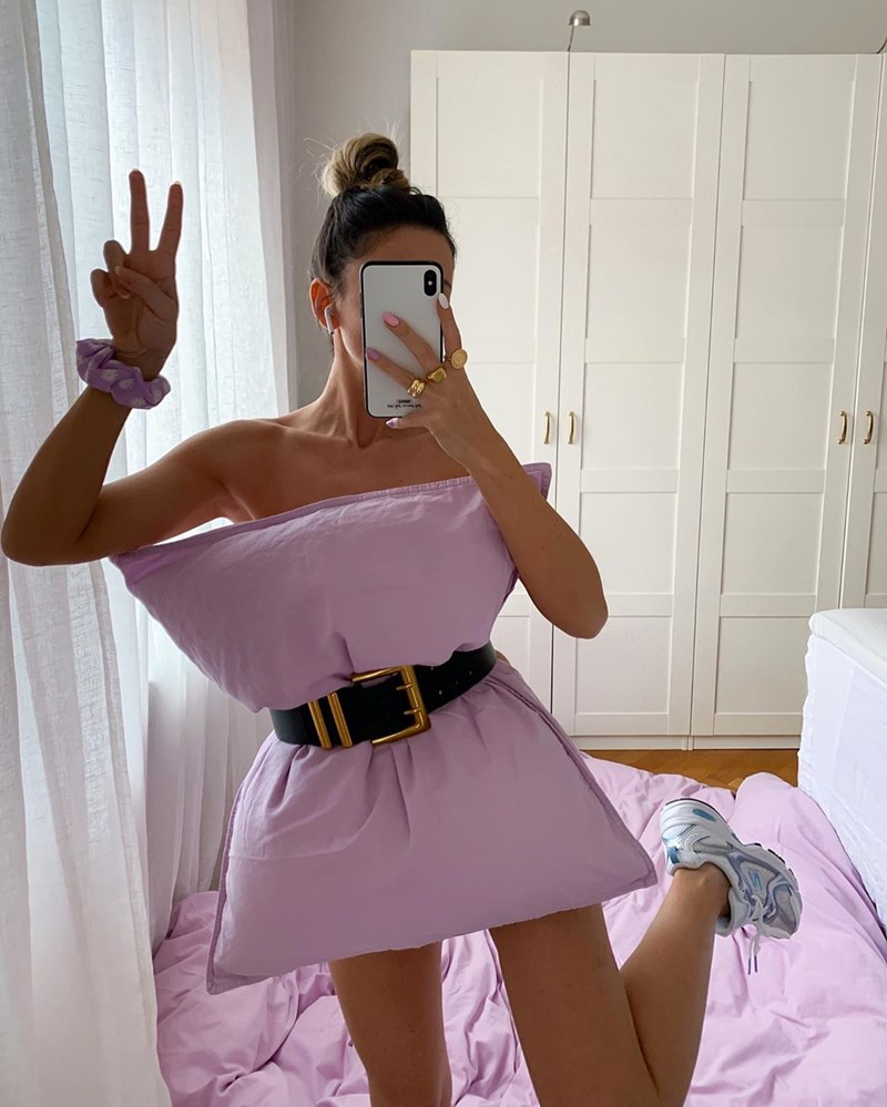 #QuarantinePillowChallenge: Εσύ θα φορέσεις το μαξιλάρι σου σαν φόρεμα; - εικόνα 1