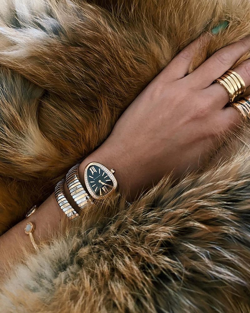 Το αξεσουάρ που αποχωριζόμαστε μόνο(!) στον ύπνο ακόμα και τις μέρες της καραντίνας - εικόνα 2