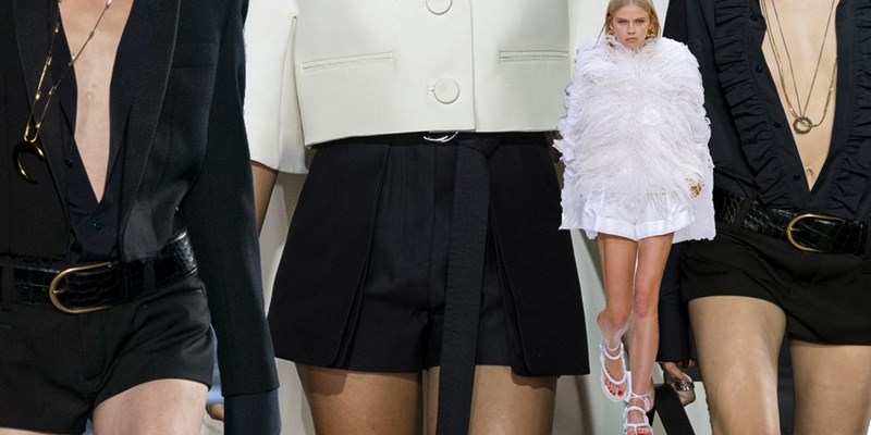 10 εγγυημένοι -runway- τρόποι να φορέσεις τα shorts σου φέτος (Bonus: 10 must_have κομμάτια) - εικόνα 1