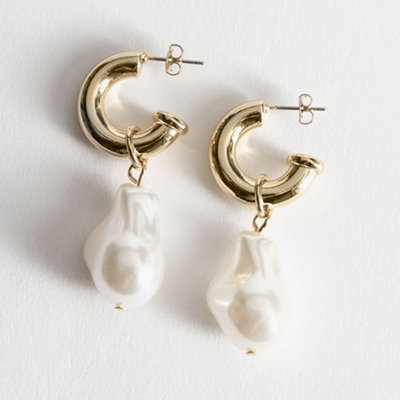 Τα ομορφότερα αξεσουάρ του καλοκαιριού έχουν όλα πέρλες (10 ultra chic προτάσεις για να διαλέξεις) - εικόνα 6