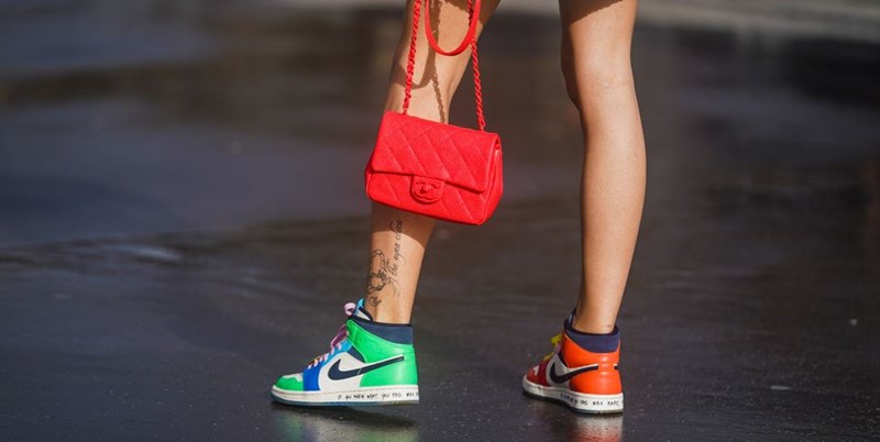 Όταν όλες θα φοράνε λευκά sneakers, εσύ θα φοράς αυτά και θα «παίζεις» πια σε άλλο επίπεδο - εικόνα 1