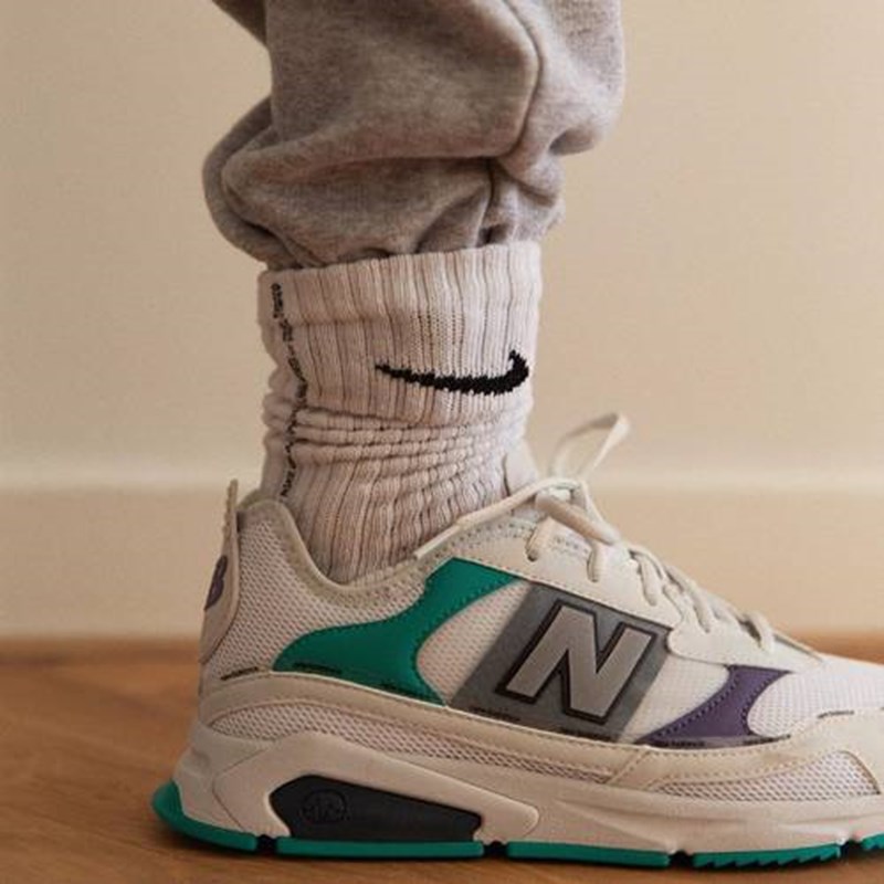 Ποια sneakers επιλέγουν τώρα όσες ξέρουν από στυλ; - εικόνα 3