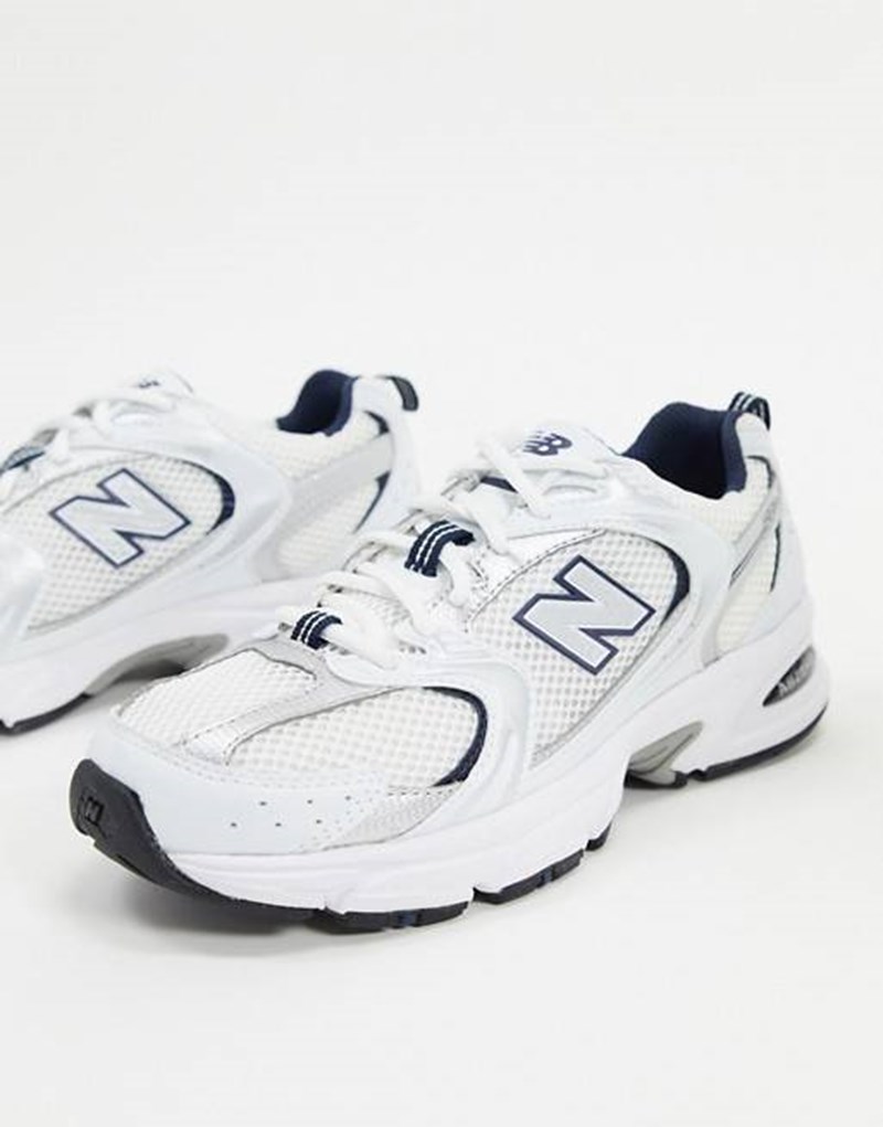 Ποια sneakers επιλέγουν τώρα όσες ξέρουν από στυλ; - εικόνα 5