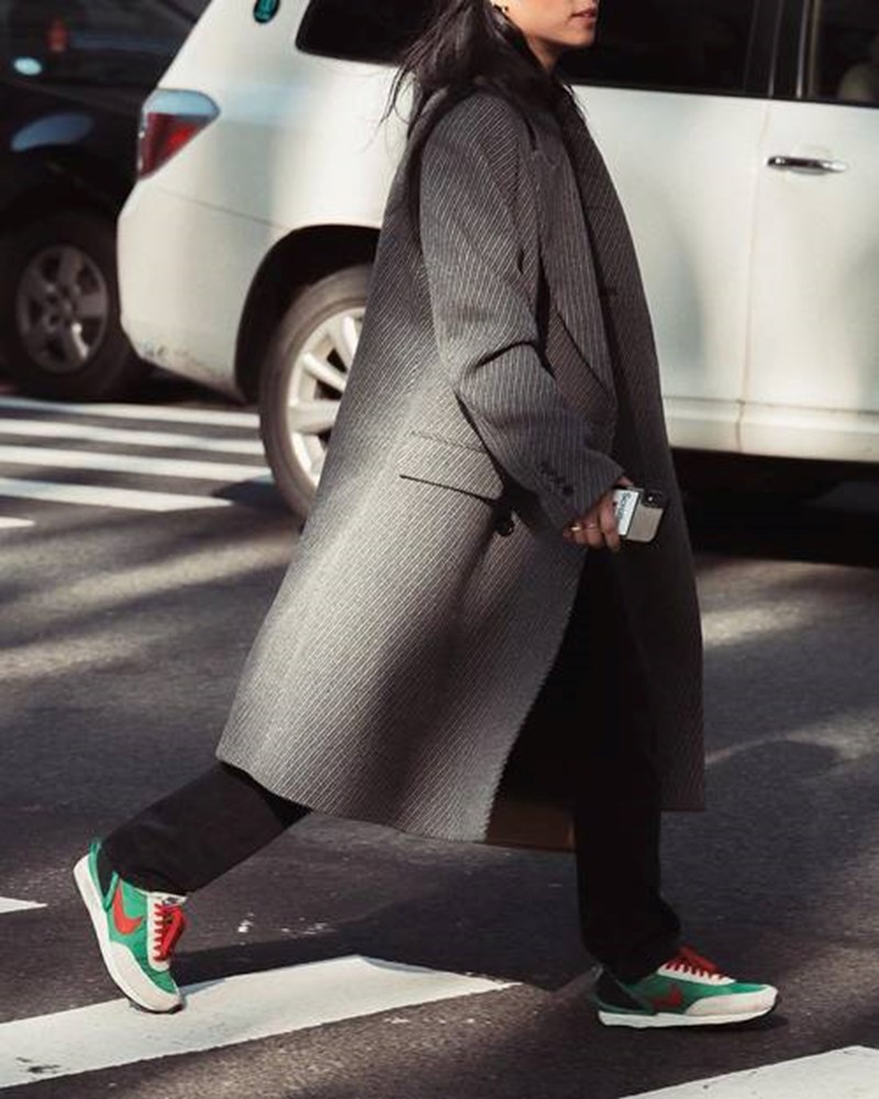 Ποια sneakers επιλέγουν τώρα όσες ξέρουν από στυλ; - εικόνα 12