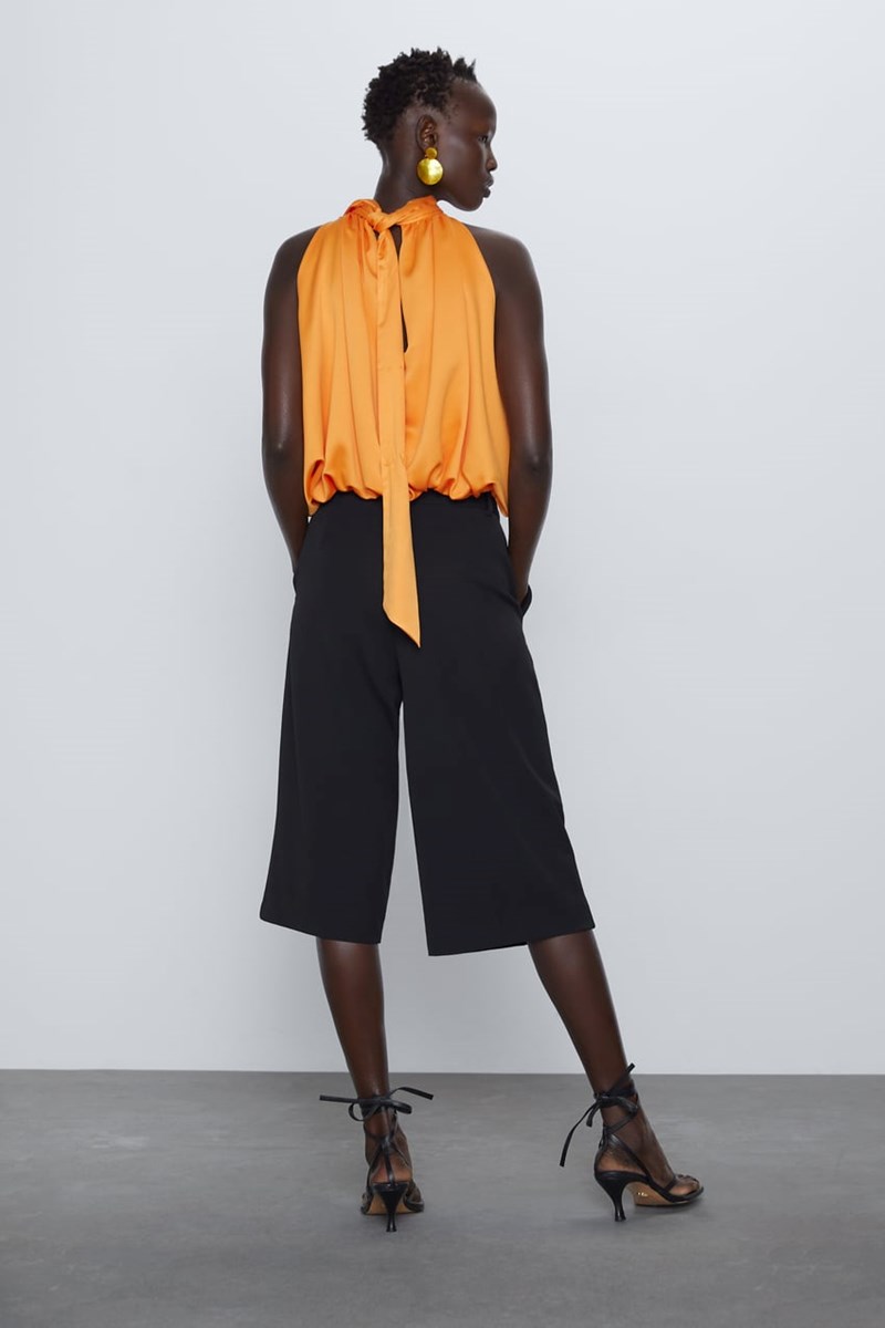 Τα τοπ που δένουν στην πλάτη είναι η νέα μας εμμονή! - εικόνα 3