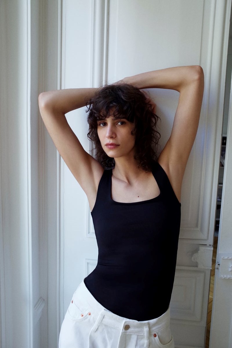 Το basic τοπ είναι το μόνο κομμάτι που θα χρειαστείς για το καλοκαίρι (και έχουμε αποδείξεις) - εικόνα 2