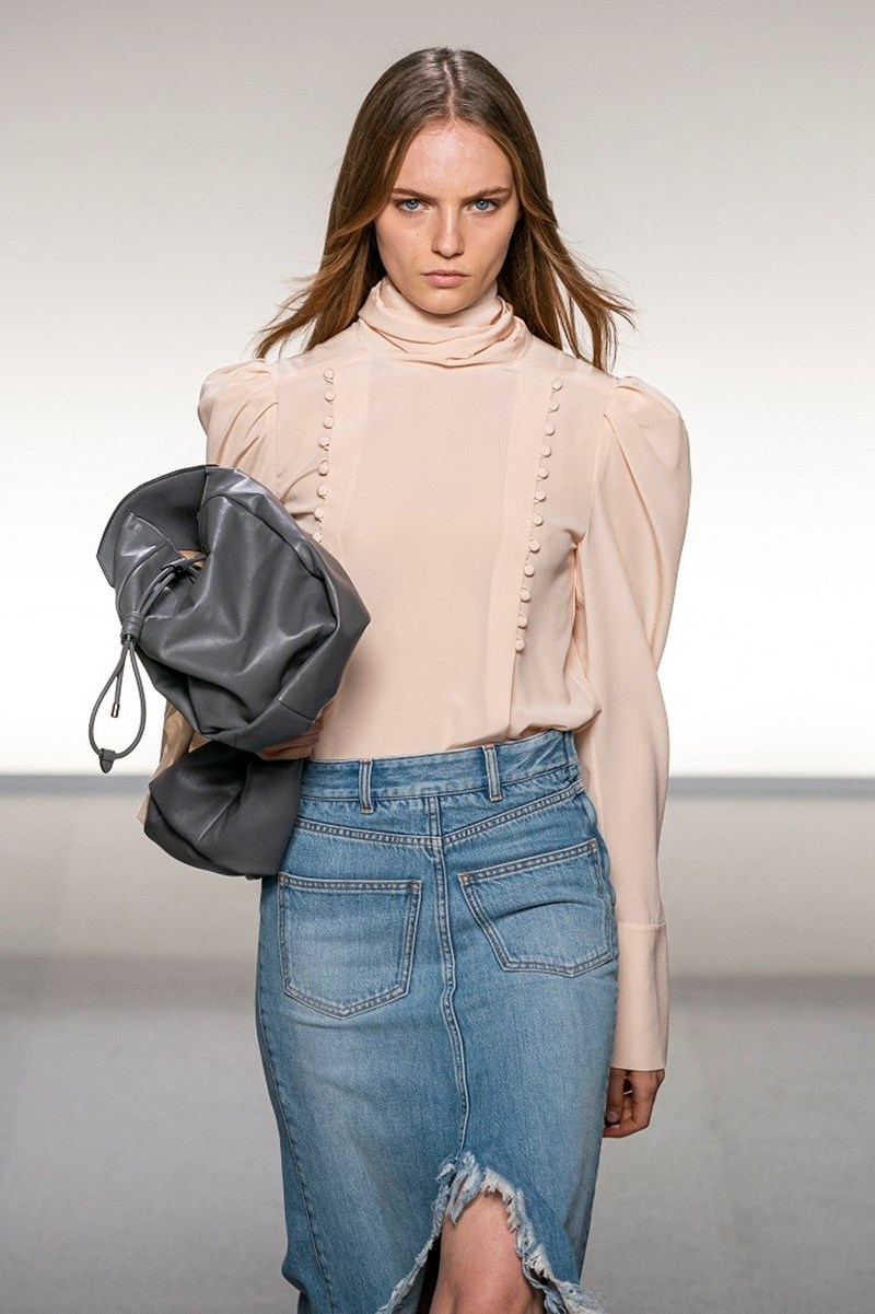 7 τζην φούστες Zara που θα φοράς όλο το καλοκαίρι - εικόνα 1