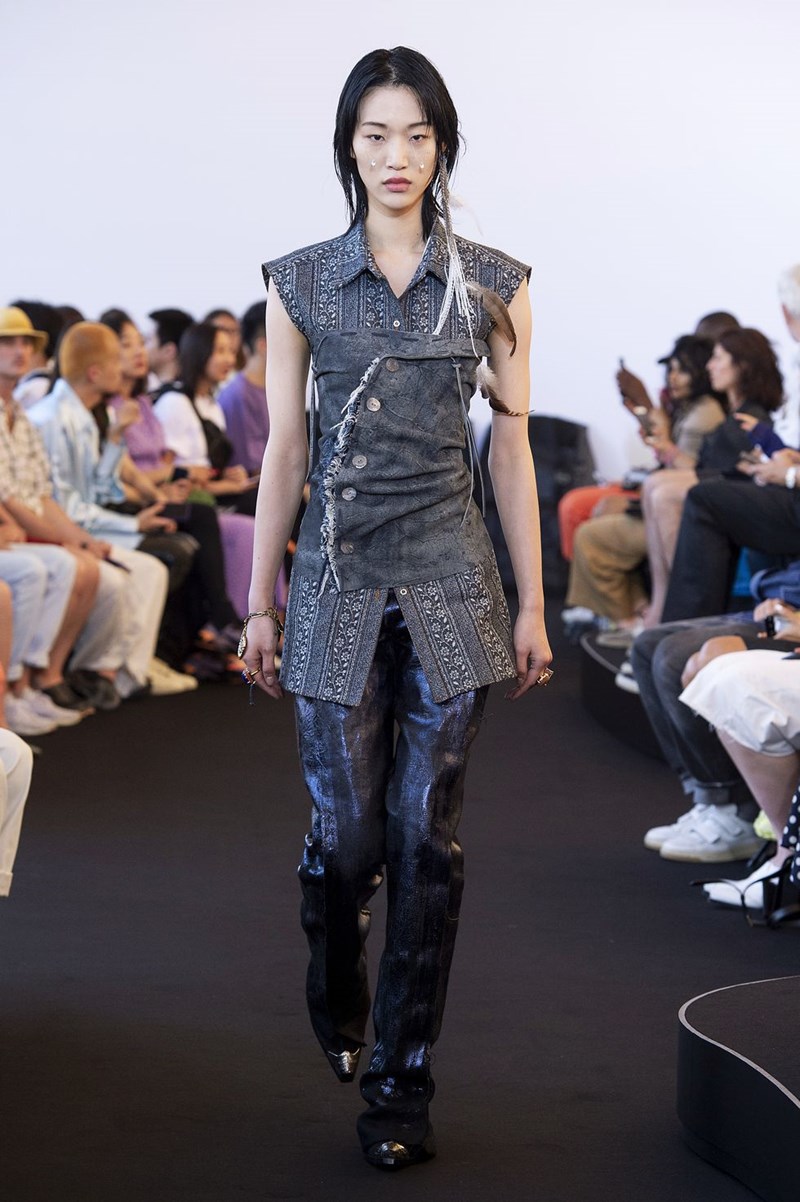 12 μεγάλοι designers σου φωνάζουν το ίδιο: «Χρειάζεσαι επειγόντως ένα κορσέ»! Τι περιμένεις; - εικόνα 4