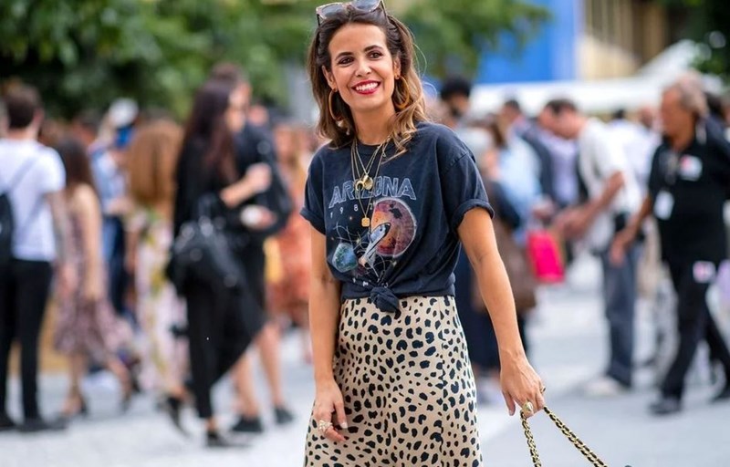 Στα Zara βρήκαμε τις ωραιότερες μίντι φούστες για να ακολουθήσεις την τάση - εικόνα 1