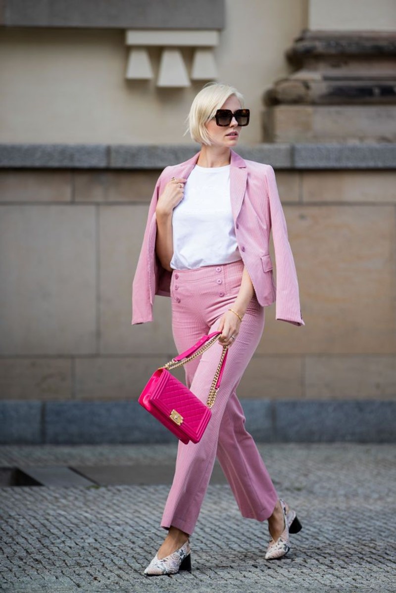 Κορίτσια στα ροζ: Κλισέ ή ό,τι πιο stylish μπορείς να κάνεις τώρα; #StreetStyle - εικόνα 8