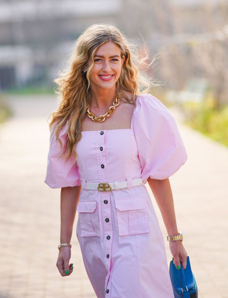 Κορίτσια στα ροζ: Κλισέ ή ό,τι πιο stylish μπορείς να κάνεις τώρα; #StreetStyle - εικόνα 1