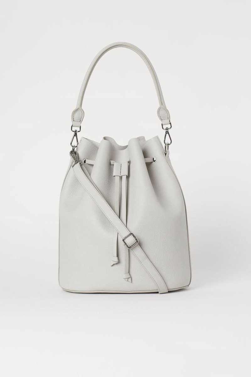 Βρήκαμε τις πιο hot τσάντες των ντεφιλέ σε low-budget εκδοχή για να είσαι η βασίλισσα του street style - εικόνα 7