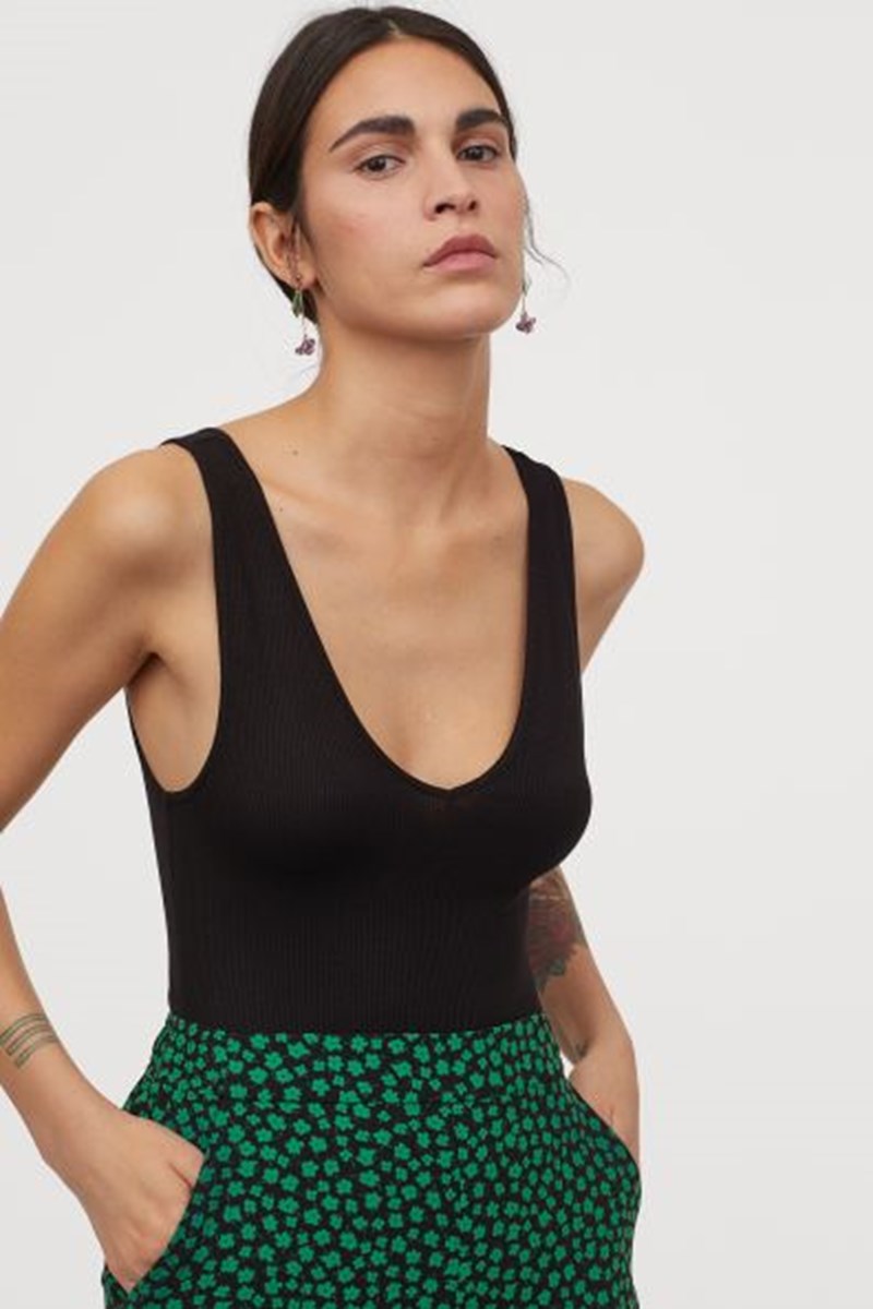 Τα summer basics που θέλουμε τώρα είναι σούπερ οικονομικά (15 must haves για να διαλέξεις) - εικόνα 12