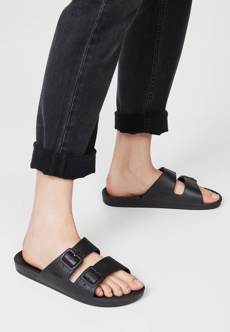 Δεν έχεις μαύρα πέδιλα; Δες 10+1 σχέδια που μας έχουν πάρει το μυαλό - εικόνα 8