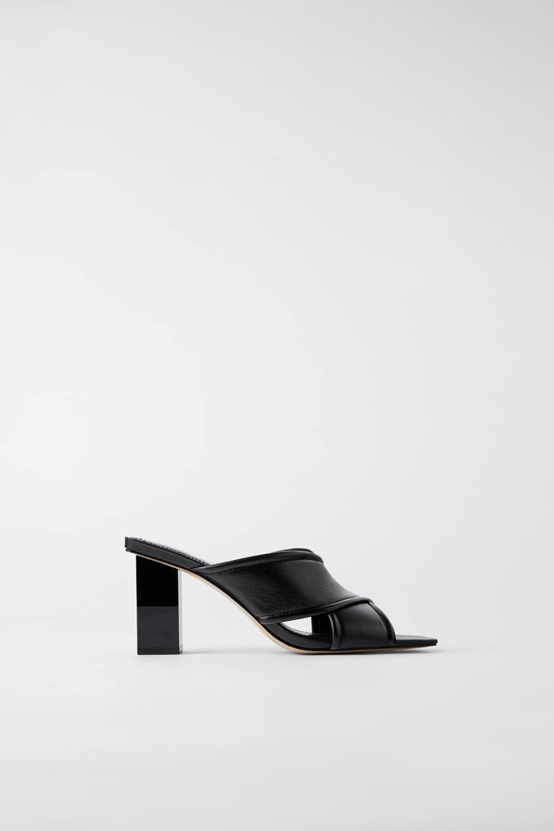 Δεν έχεις μαύρα πέδιλα; Δες 10+1 σχέδια που μας έχουν πάρει το μυαλό - εικόνα 6