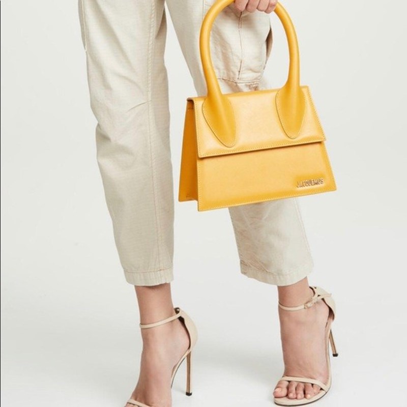 Βρήκαμε τις πιο hot τσάντες των ντεφιλέ σε low-budget εκδοχή για να είσαι η βασίλισσα του street style - εικόνα 10