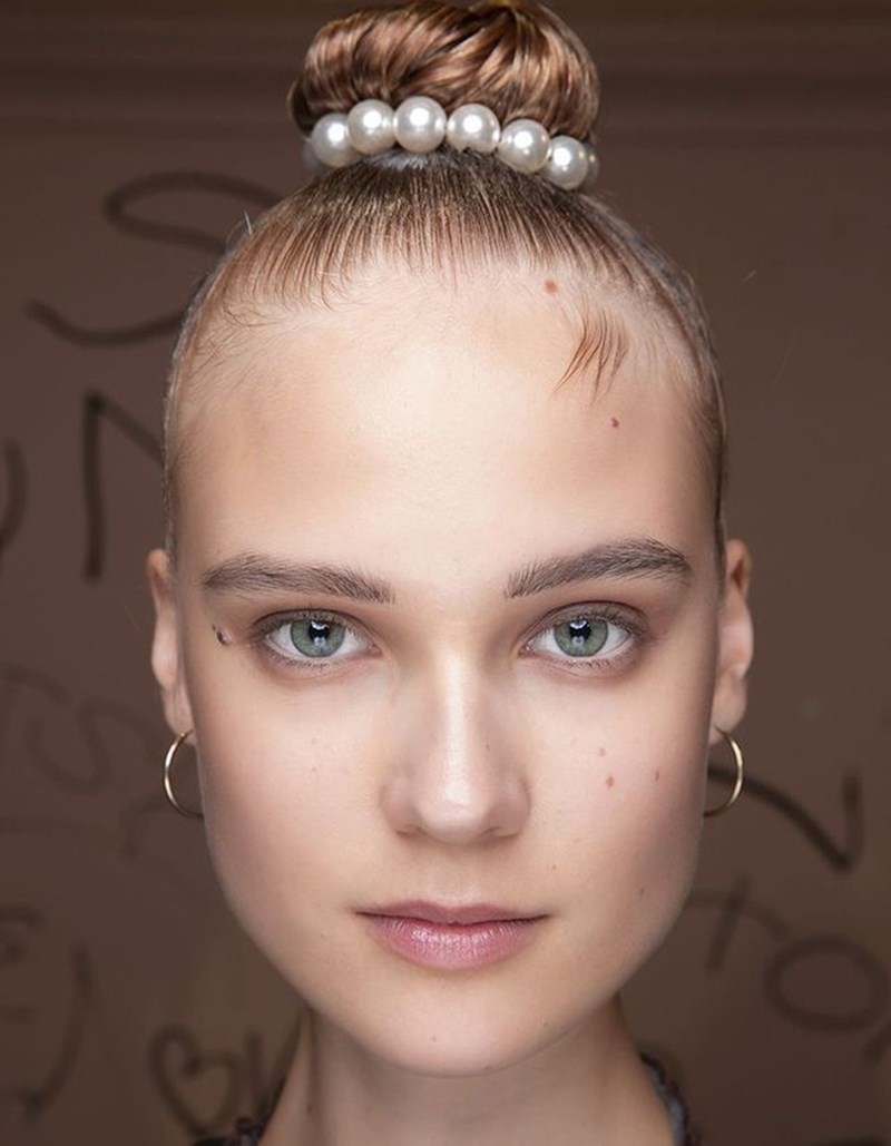 10+1 beauty τάσεις που θα σε κάνουν να δείξεις νεότερη σε χρόνο dt - εικόνα 6