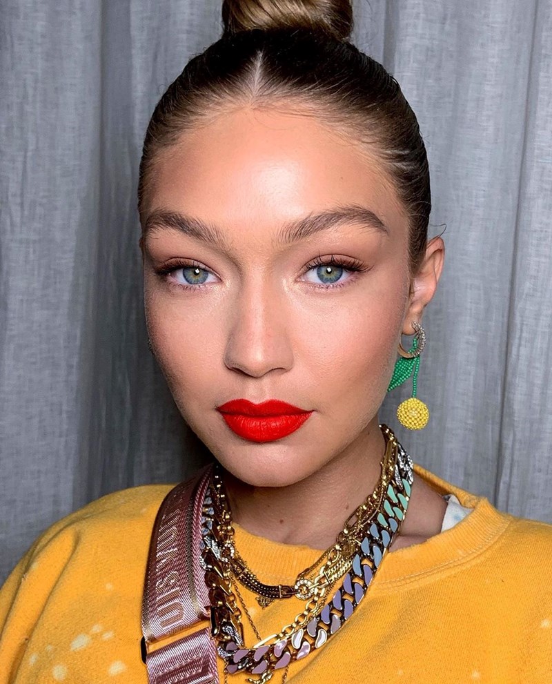 Ακόμα και με την μάσκα, δεν εγκαταλείπουμε σε καμία περίπτωση το κραγιόν μας! - εικόνα 2