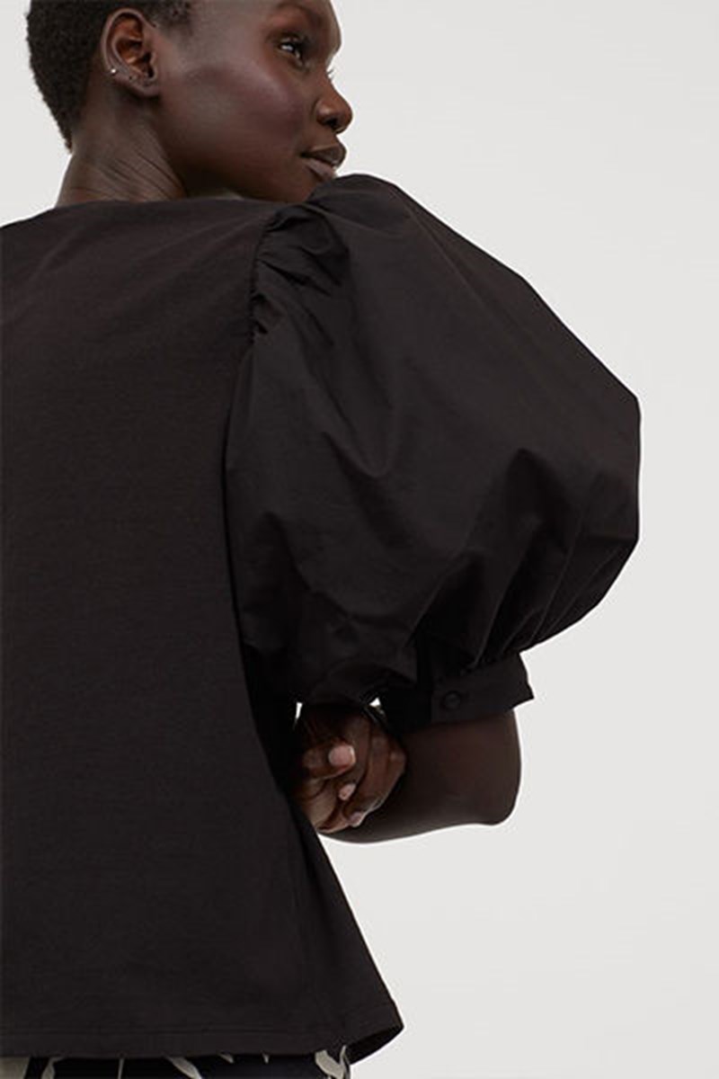 Με αυτά τα puff sleeve κομμάτια θα συνδυάσεις όλα σου τα denim παντελόνια - εικόνα 7