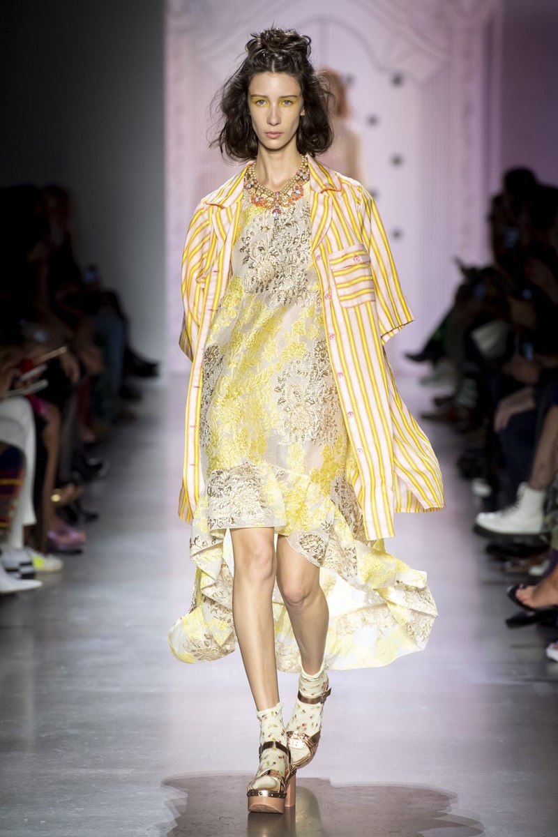 Θα γίνουμε κουραστικές αν σου υπενθυμίσουμε (για ακόμα μια φορά) πόσο χρειάζεσαι ένα ριγέ πουκάμισο; - εικόνα 7