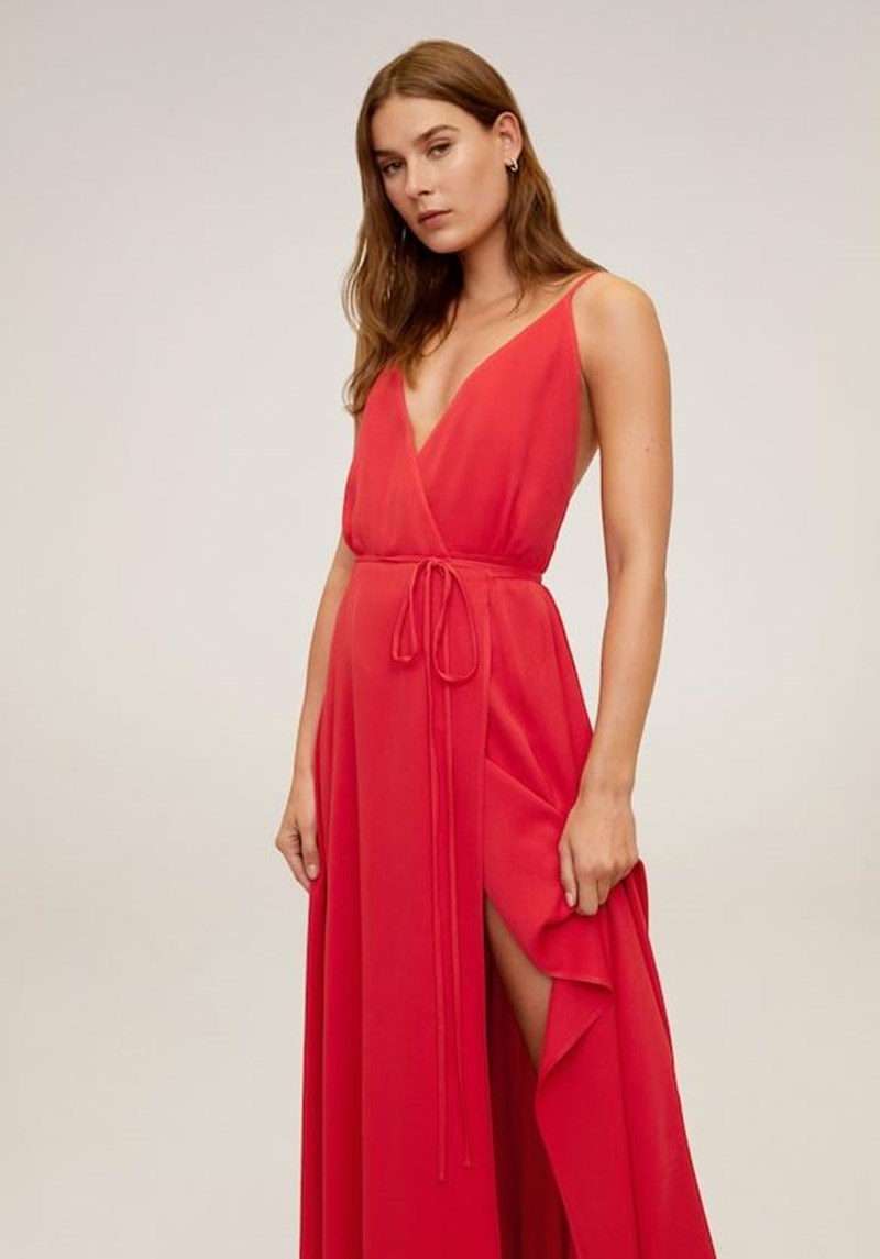 Αυτά τα κόκκινα φορέματα υπόσχονται να αναδείξουν (στο έπακρο!) την ηλιοκαμένη σου επιδερμίδα - εικόνα 5