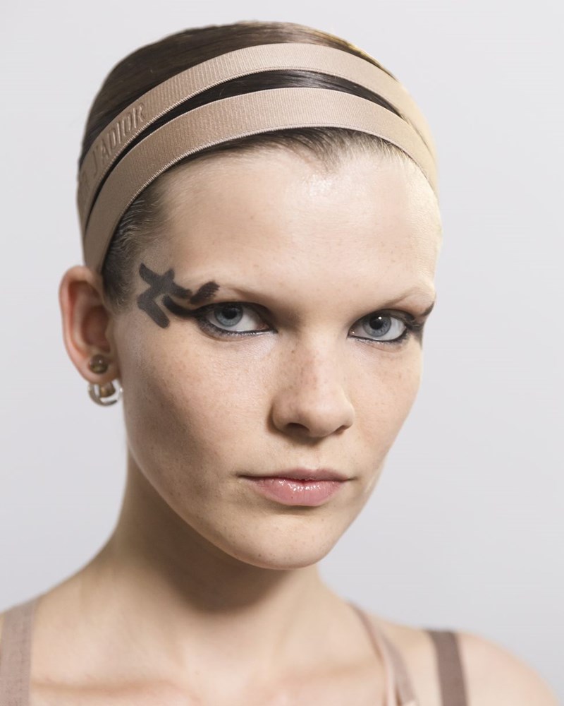 10+1 καλοκαιρινά χτενίσματα που αντέχουν και στις πιο υψηλές θερμοκρασίες - εικόνα 9