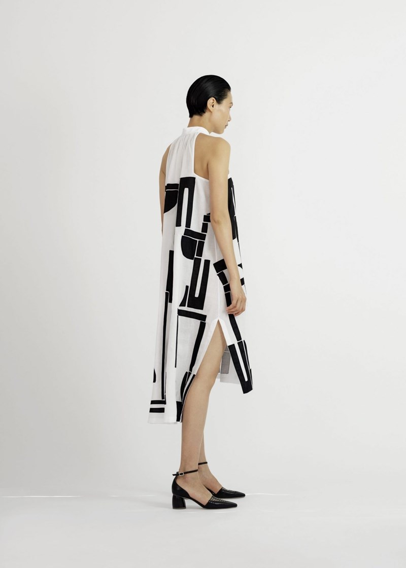 Ο Έλληνας σχεδιαστής που ταξιδεύει τη χώρα μας σε όλο τον κόσμο - εικόνα 3