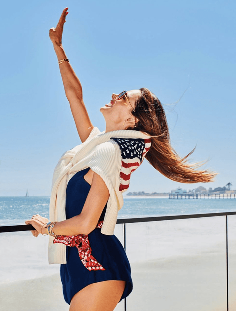 H Alessandra Ambrosio έκανε το πιο cool στυλ που πρέπει να δεις - εικόνα 2