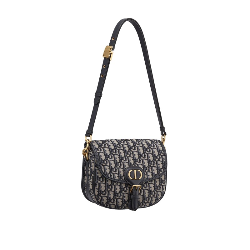 Bobby bag: Η νέα τσάντα του οίκου Dior - εικόνα 4