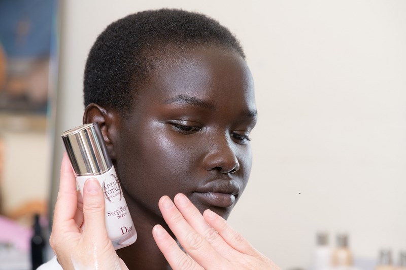 Ο Peter Philips αποκαλύπτει τα μυστικά του για το μακιγιάζ των μοντέλων στο Dior Cruise Show 2021 - εικόνα 3